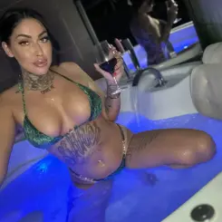 Natasha, Erotikus masszázs VIII. kerület, 26 év Nő VIII. kerület Budapest Magyarország, +36202338026