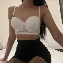 Roxy, Erotikus masszázs XI. kerület, 24 év Nő XI. kerület Budapest Magyarország, +36703358587