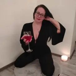 Maja, Erotikus masszázs VI. kerület, 38 év Nő VI. kerület Budapest Magyarország, +36209593204