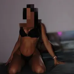 Zina, Erotikus masszázs XIII. kerület, 19 év Nő XIII. kerület Budapest Magyarország, +36209128053